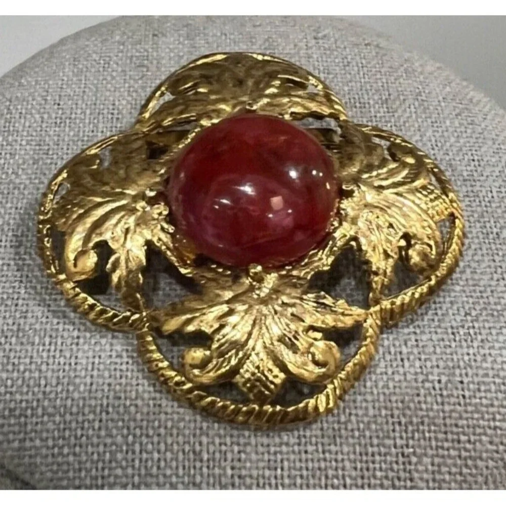 Vintage Leaf Pin Brooch  with Red‎ Cabochon
